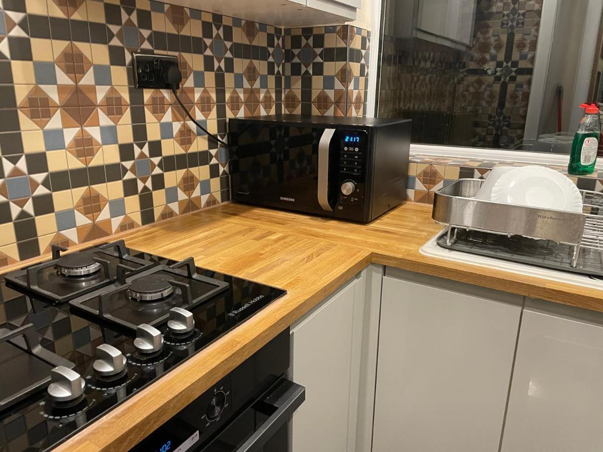 Holiday home Modern 4-bedroom Entire House With Garden Uxbridge