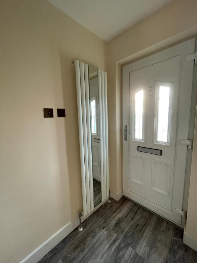 Modern 4-bedroom Entire House With Garden Holiday home *